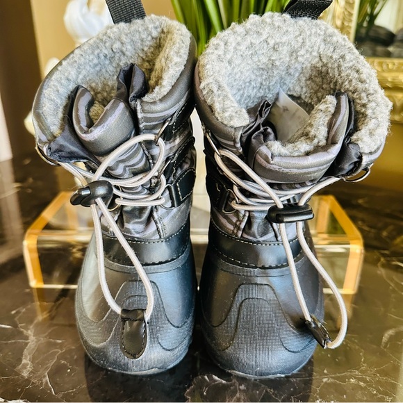 ๐ฉท MEMBERS MARK GIRLS 9/10 EASY CINCH SNOW WINTER SHERPA STYLE BOOTS EXCELLENT - Picture 8 of 10